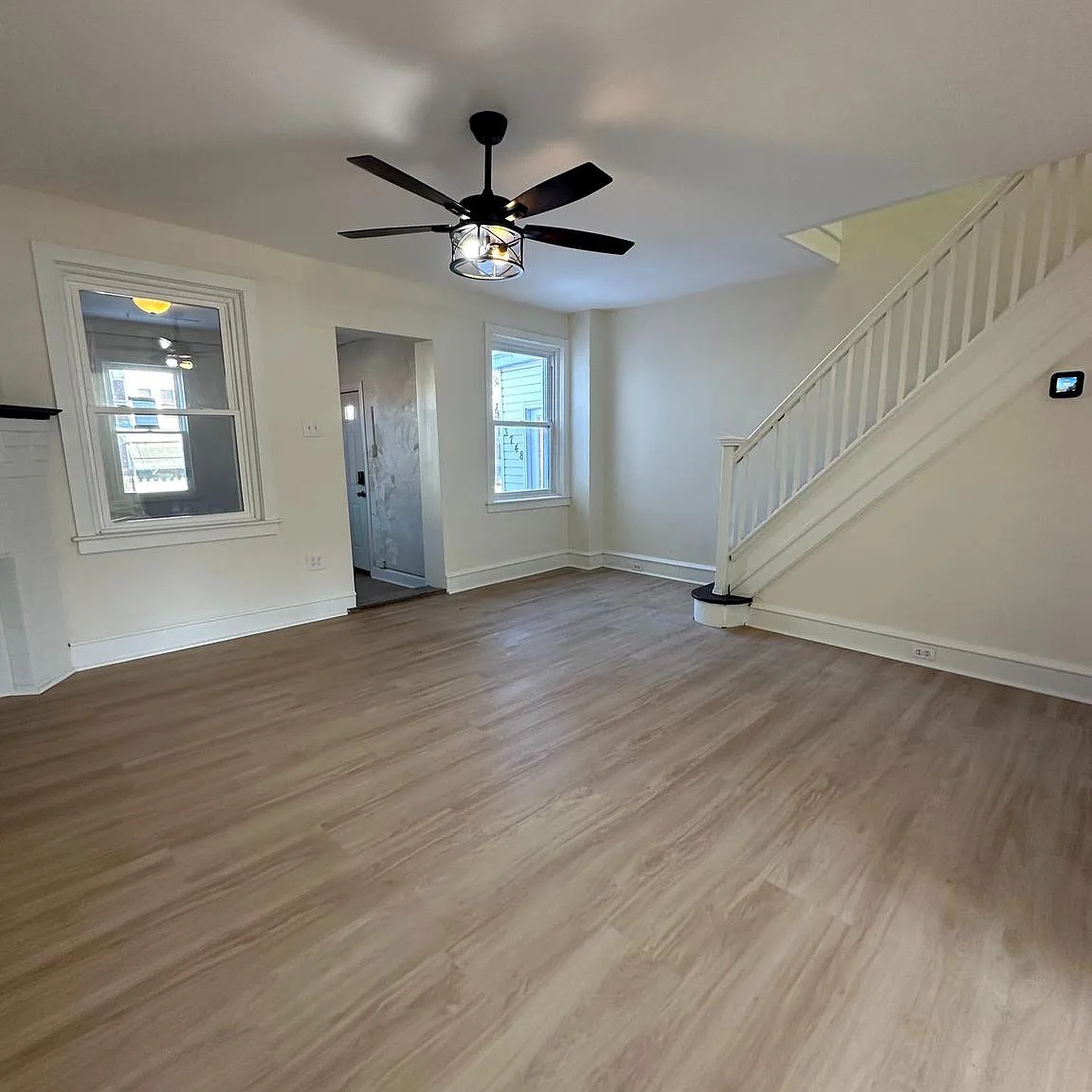4 bed, 1.5 bath, 1116 sqft, $1,850 — Photo 2