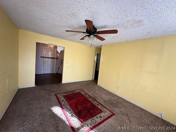 3rd image of 587 E 58th St N
