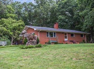 422 Emmas Grove Rd, Fletcher, NC 28732