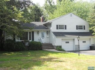 190 Sussex Rd, Township Of Washington, NJ 07676