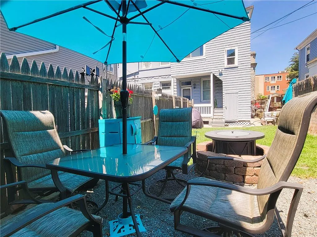 2 bed, 1.0 bath, 900 sqft, $2,500 — Photo 2