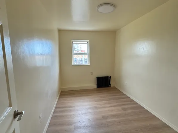 1333 Bristow Street image 1 of 5