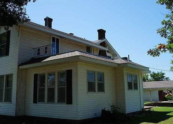 3rd image of 524 N 4th Ave