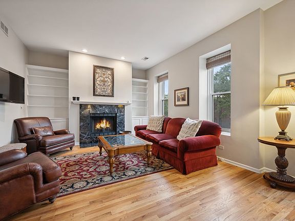 2nd image of 1901 N Bissell St #301