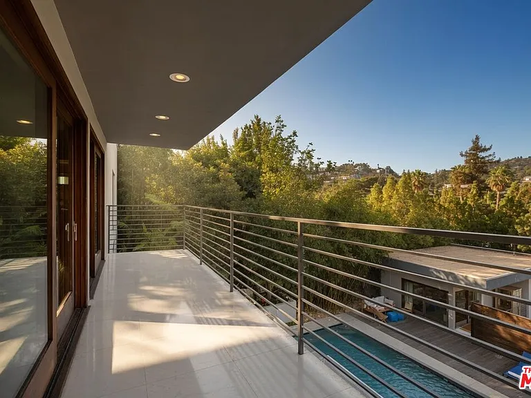 2035 De Mille Dr — Photo 20