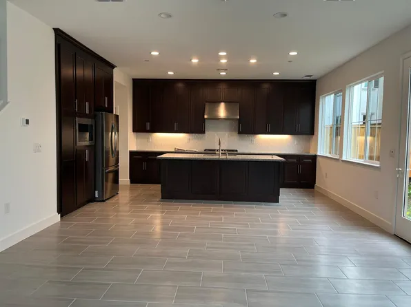 134 E Ramsey Dr, Mountain House, CA 95391