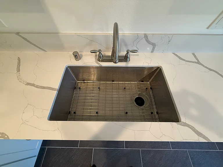 SINGLE BOWL STAINLESS STEEL UNDERMOUNT SINK