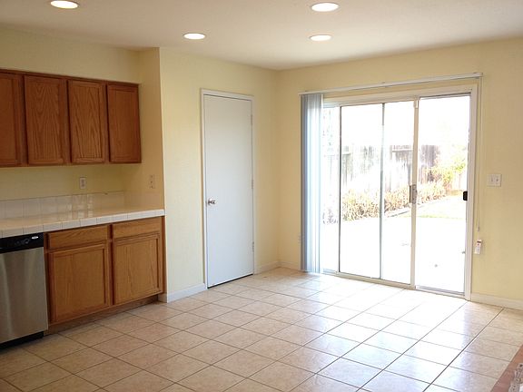 4th image of 1135 Bullfinch Dr