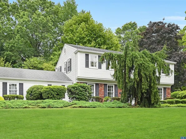 59 Wicks Dr, Harrington Park, NJ 07640
