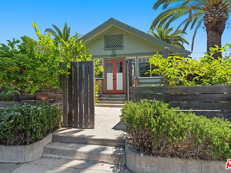 632 California Ave — Photo 1