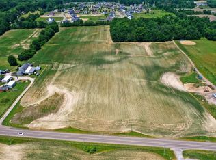 Edison St NE, Hartville, OH 44632