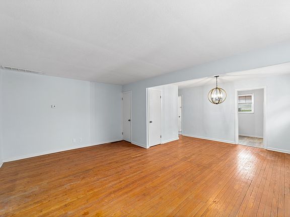 4th image of 4273 W 222nd St #2
