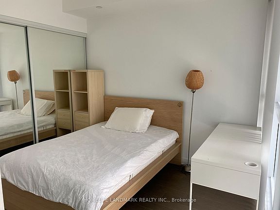 5th image of 15 Grenville St #1101