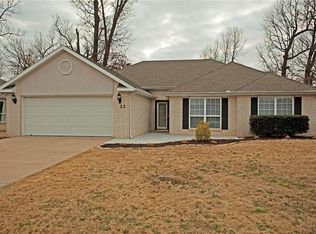 23 Churchwell Dr, Bentonville, AR 72712