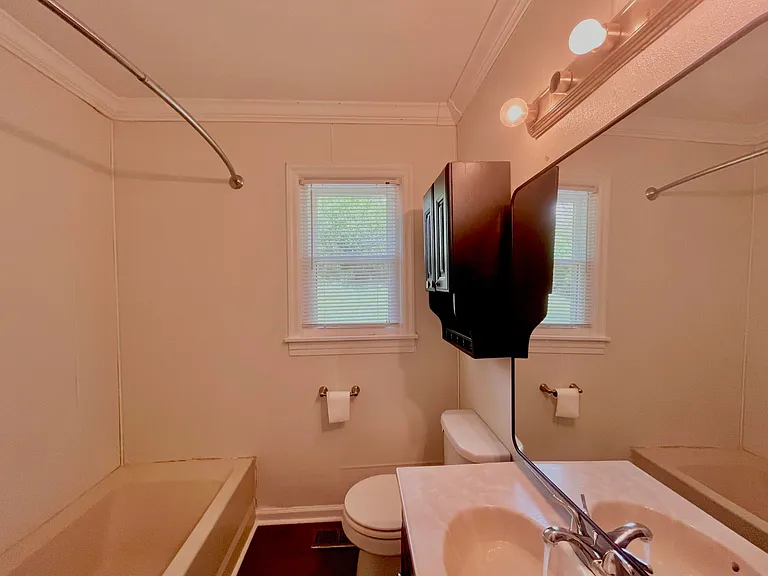 181 Saint James Dr — Photo 12