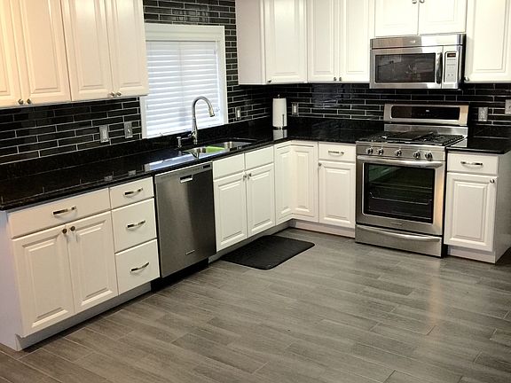 4th image of 7510 W 135th Pl