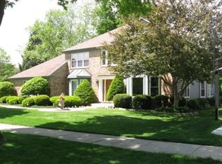 280 Heritage Dr, Roselle, IL 60172