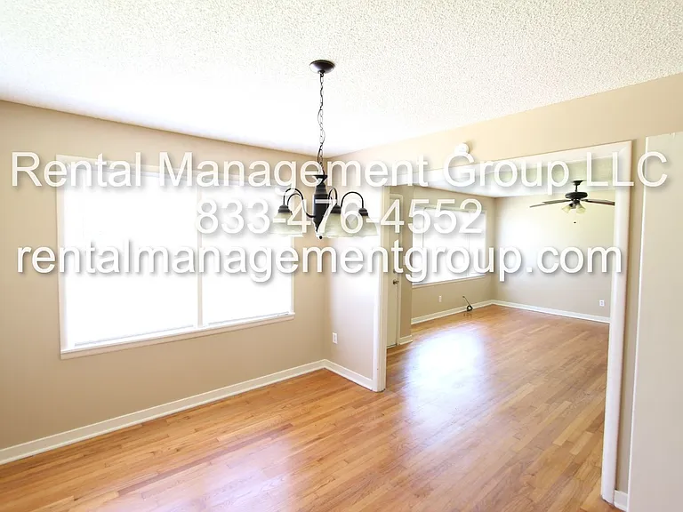 2332 3rd St NE — Photo 5