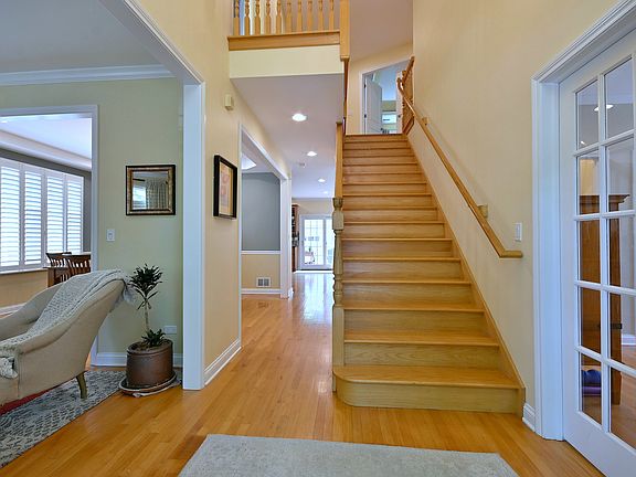 5th image of 6238 N Neva Ave