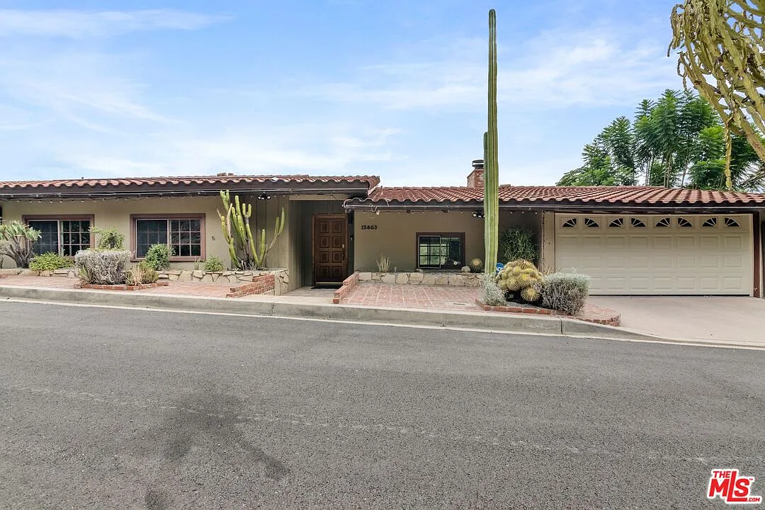 5 bed, 3.0 bath, 2557 sqft, $8,000 — Photo 1