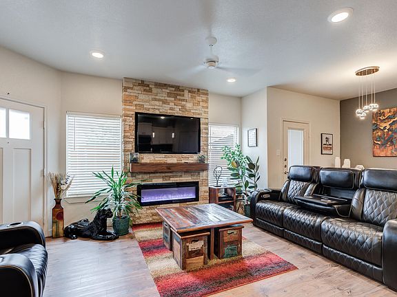 5th image of 10924 Abbeville Ave