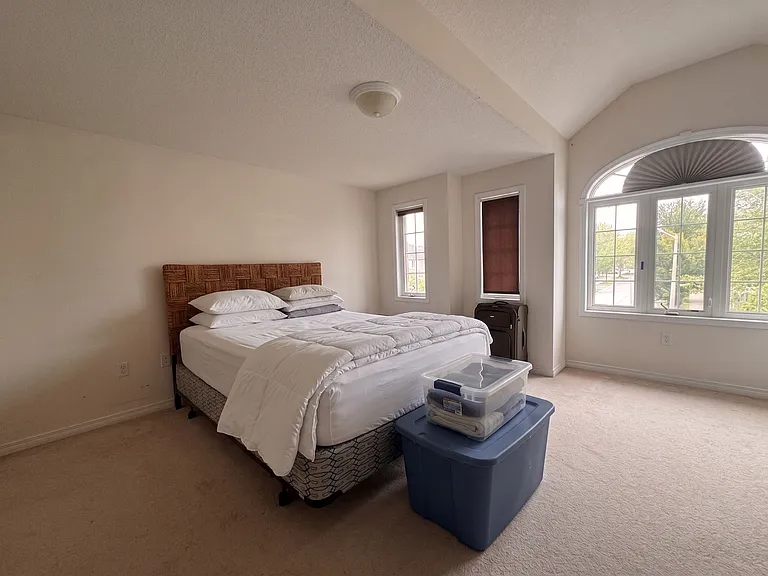 648 Winterberry Ave — Photo 2