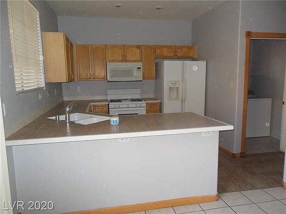 2nd image of 923 Country Skies Ave #0