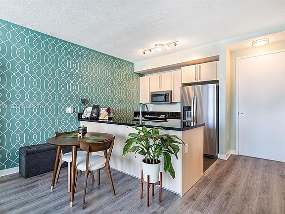 4th image of 1111 SW 1st Ave APT 2721