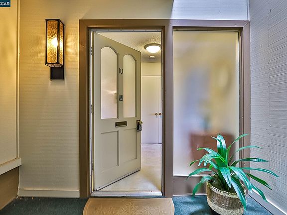 3rd image of 2549 Pine Knoll Dr Unit 10