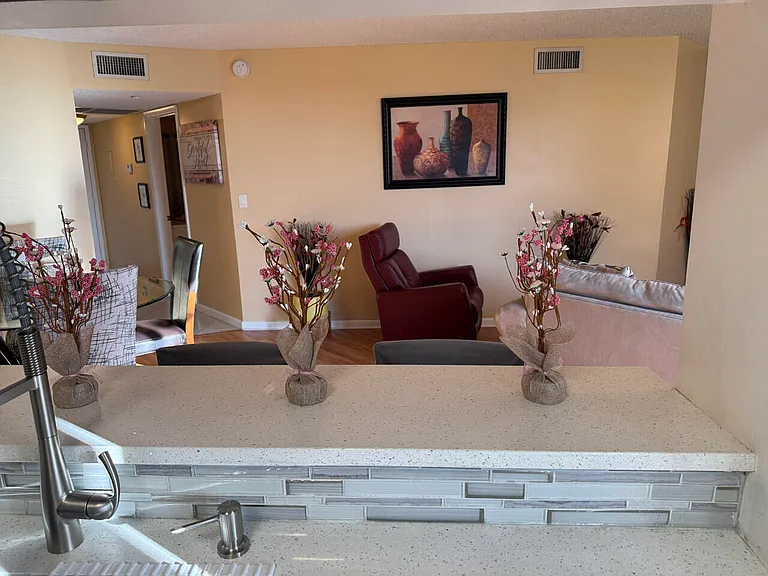 10451 W Broward Blvd #306 — Photo 2