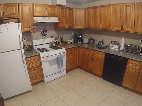 1st image of 2416 31st St APT 1F