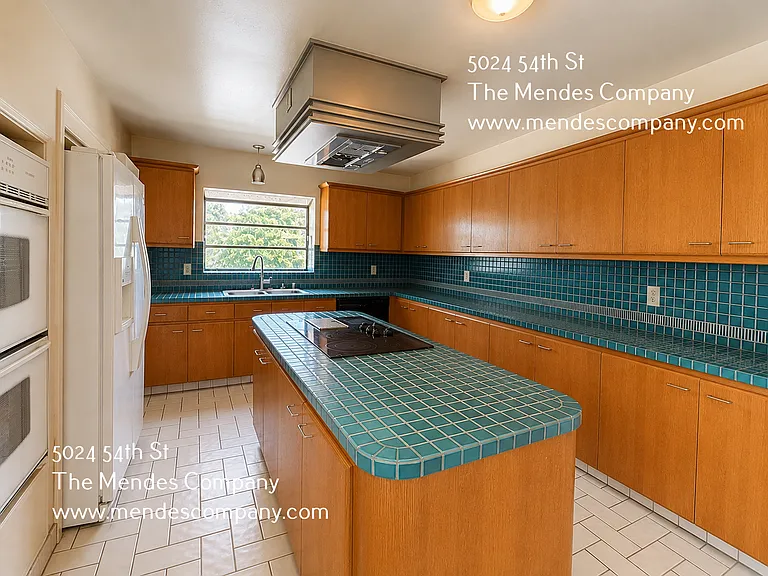 College Rental on 54th St. — Photo 4