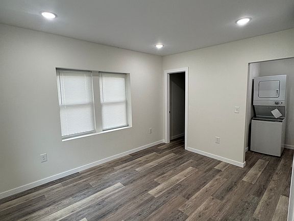 4th image of 1224 N Waco Ave #3
