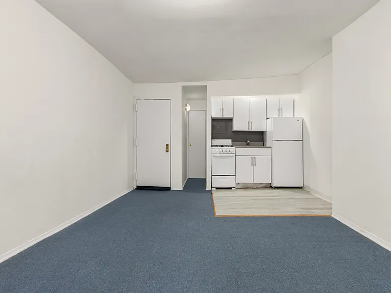 222 1st Ave #5B — Photo 3