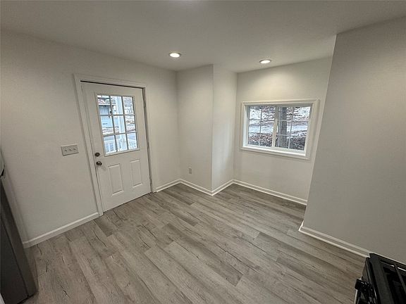 5th image of 50 Rush Ave