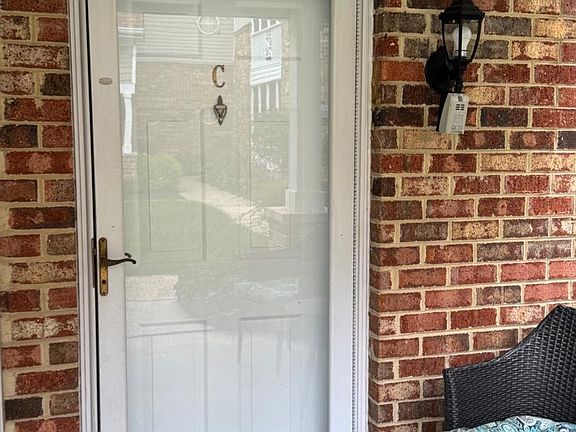 2nd image of 296 Canterbury Rd APT C