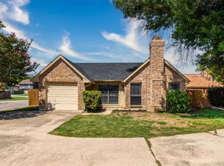6722 Dandelion Dr, Fort Worth, TX 76137