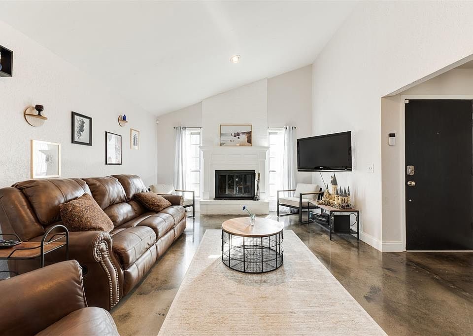 1st image of 305 Linda Ln