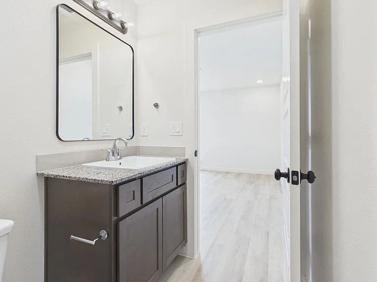 8911 Hockley St — Photo 24