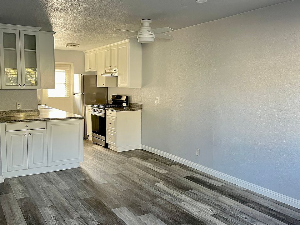 1st image of 1124 Molino Ave APT 3