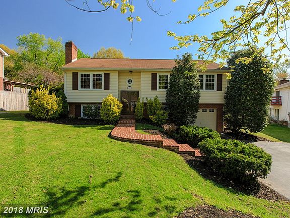 2nd image of 4212 Aspen Dr