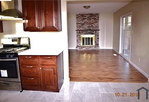 4th image of 402 Atherton Ave