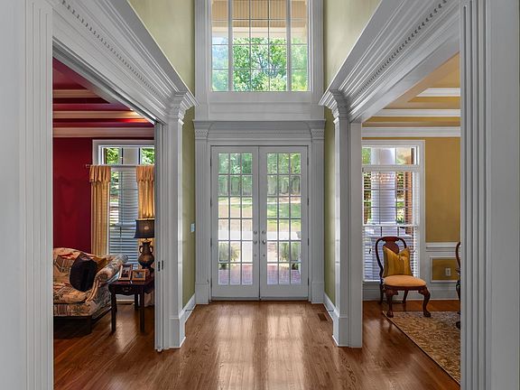 3rd image of 142 Birkdale Dr