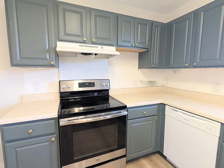 222 Phillips St — Photo 28