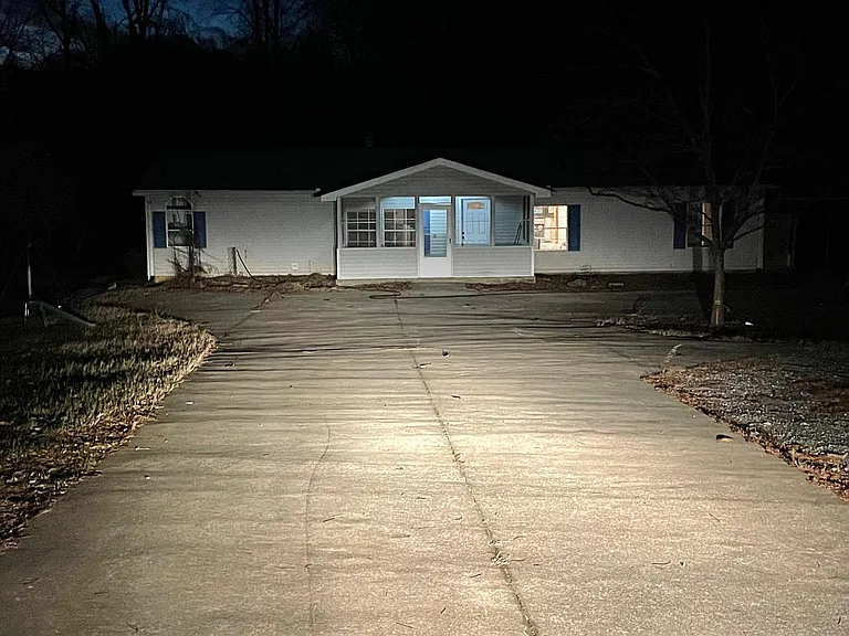 3075 Glen Wallace Dr — Photo 15
