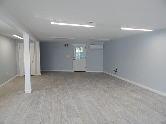 4th image of 454 Washington St Ste 1