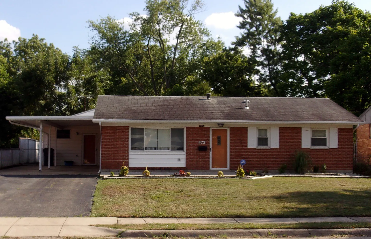 4073 E Mound St photo 1