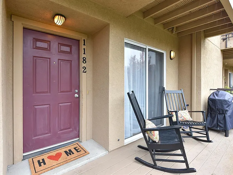 1182 Pear Tree Ln — Photo 3