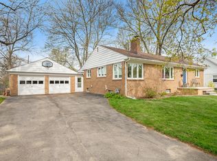 730 Taylor St, Chelsea, MI 48118