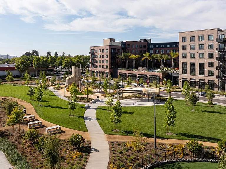 Alba - Gateway Crossing Park